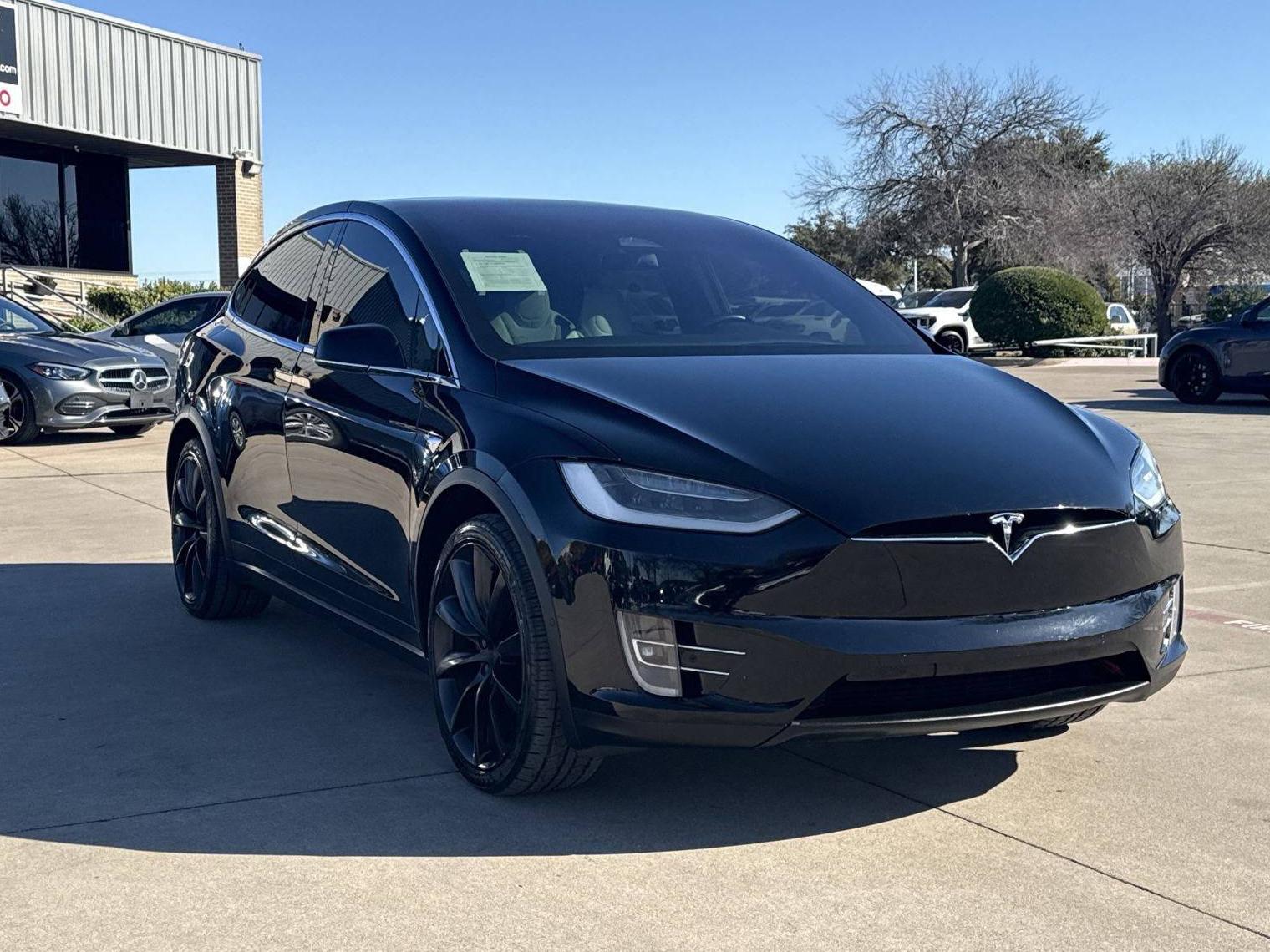 TESLA MODEL X 2019 5YJXCBE26KF211896 image